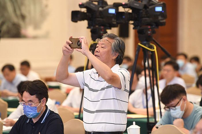 聚焦第六屆智庫峰會暨省社科界第十五屆學術大會高層論壇①｜主旨演講：瞄準高水平，走好江蘇現  代化發展之路