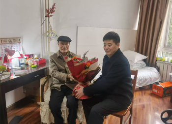 省社科聯春節前夕看望慰問老領導老同志